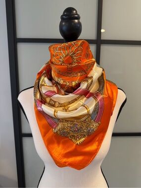Fashion Silk-Feel Orange Decorative Print Square Scarf